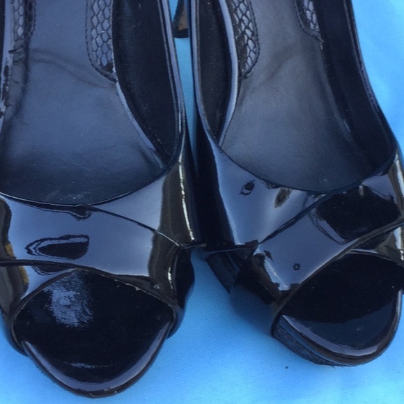 White Hse black mkt classic black patent heels - Picture 4 of 6